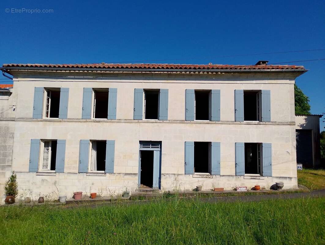 Maison à JONZAC