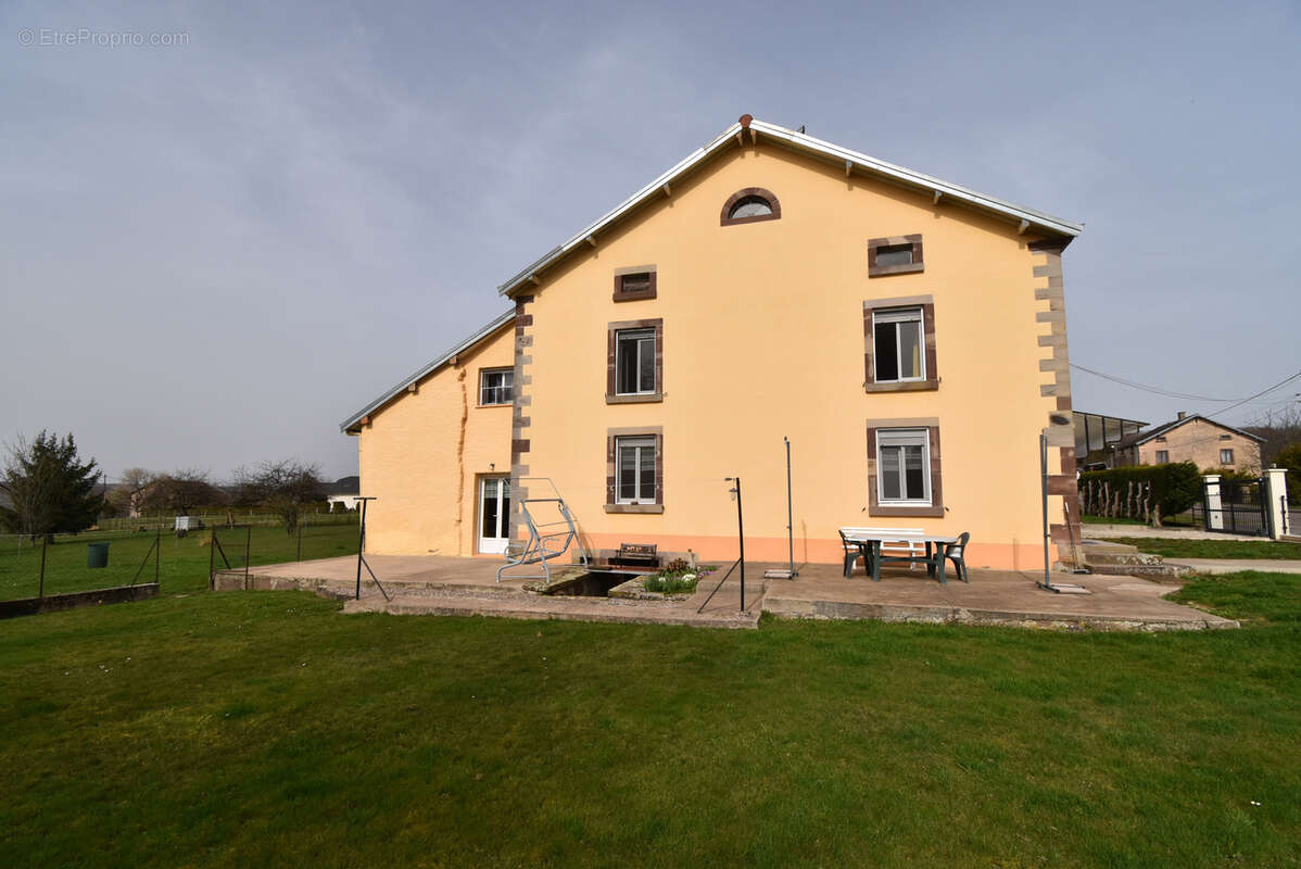 Maison à FLEUREY-LES-SAINT-LOUP