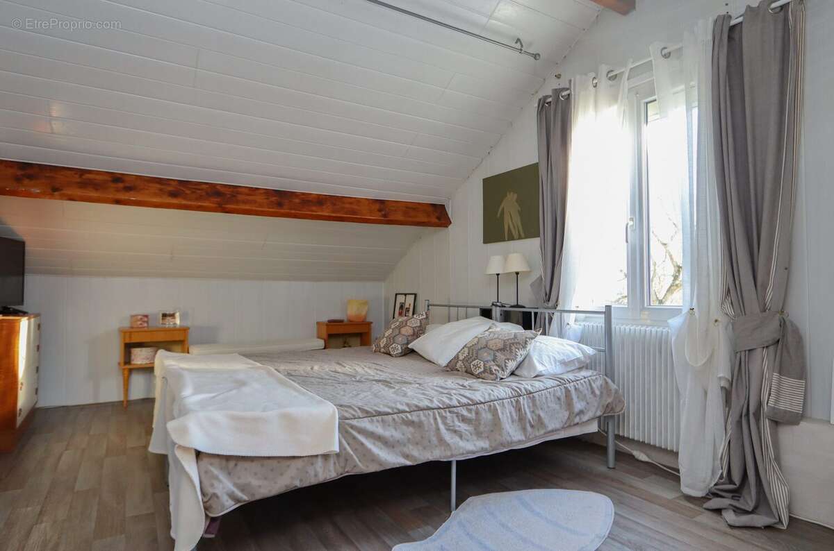 Maison à SAINT-JEAN-DE-LA-RUELLE