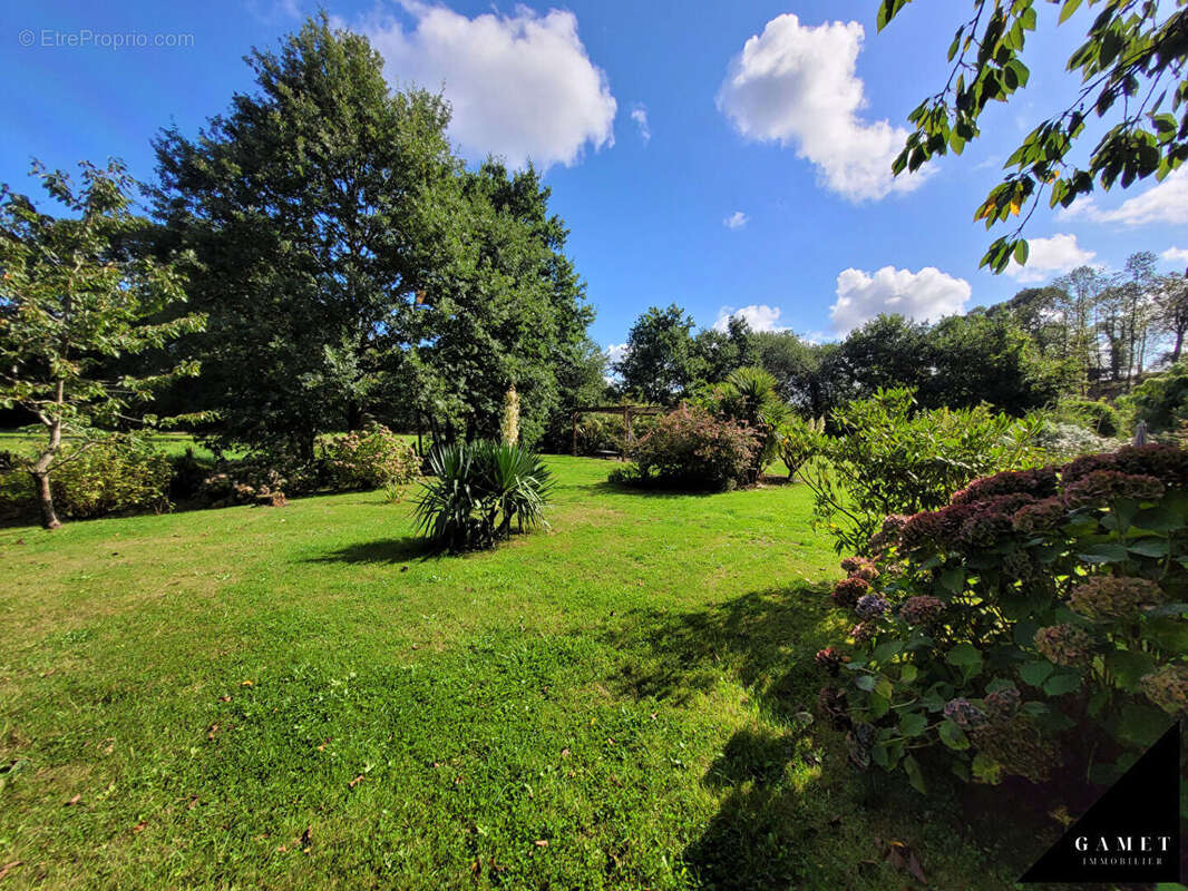 Maison à SAINT-BRICE-EN-COGLES