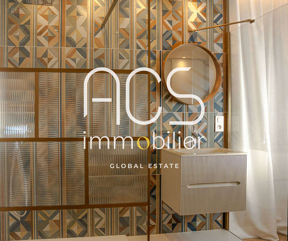Achat Vente Appartement refait à neuf Saint Raphael 3 pièces 107.70 m2 Balcon Cave - photo 8