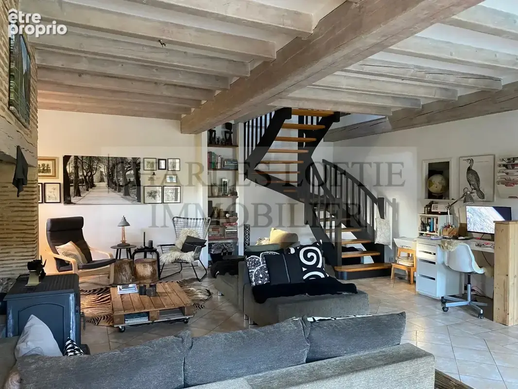 Superbe propriete en pierre comprenant 2 maisons d’habitation avec piscine sur un terrain de 1145 m². - photo 5