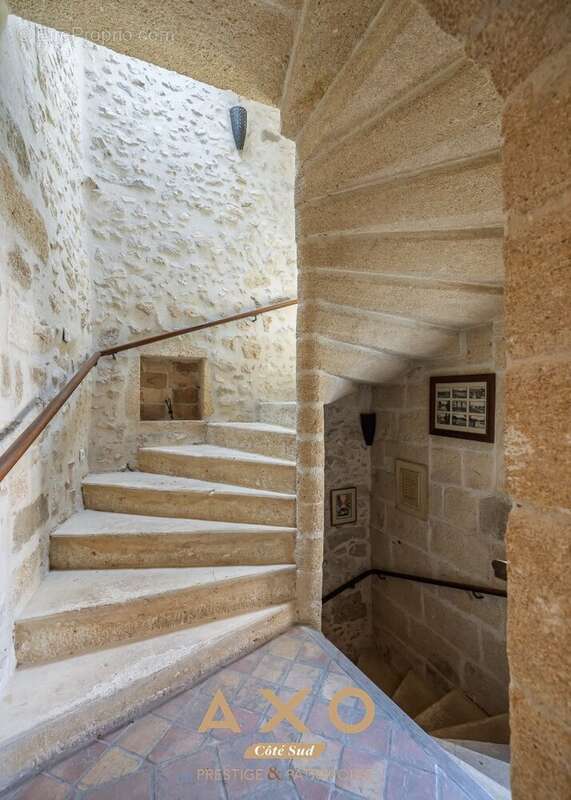 Collias - maison médiévale du xve siècle - 296 m² - jardin de 606 m² - 5 chambres - 2 appartements indépendants - piscine - gran - photo 10