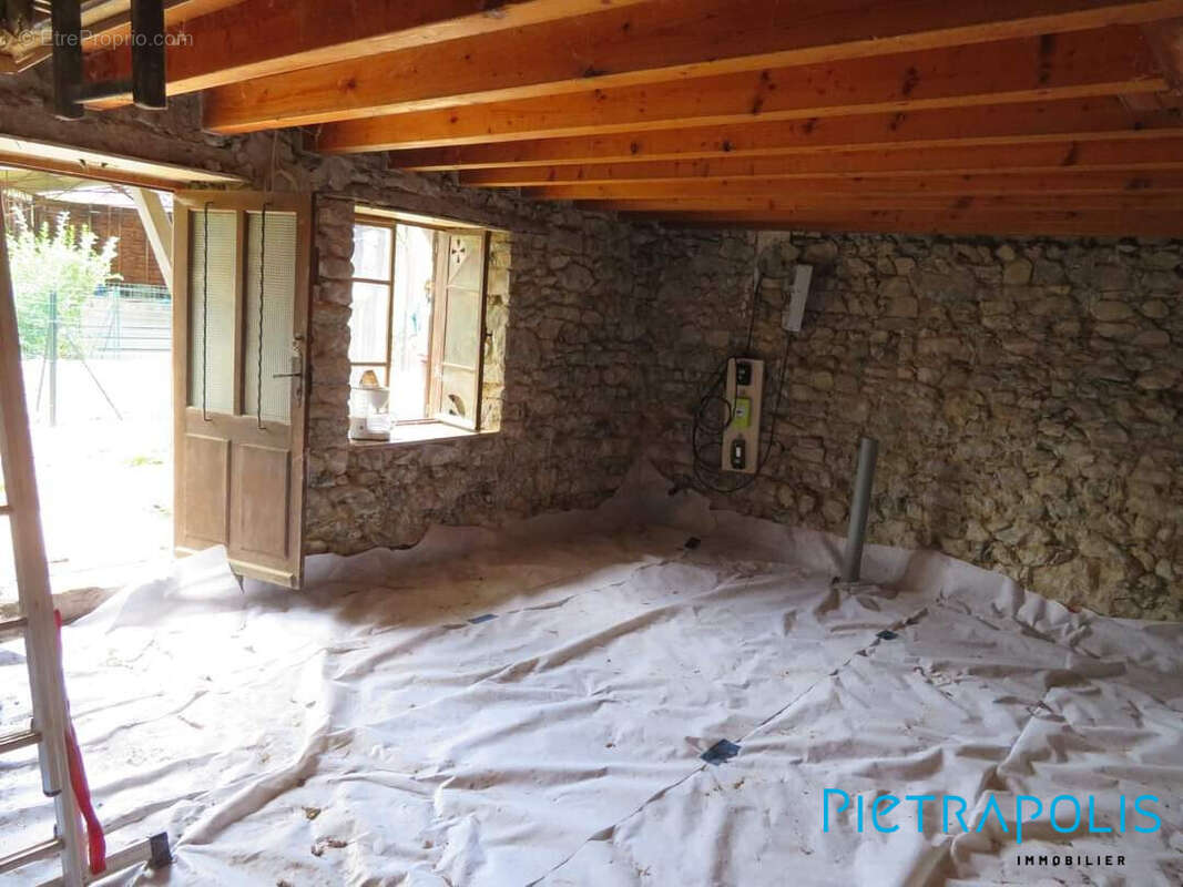 Maison 134 m² à Claveisolles  - photo 3