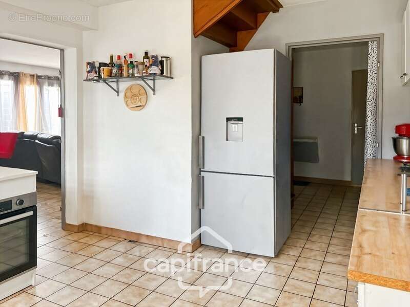 Maison de 3 chambres avec joli extérieur, proche des commodités à Espalais - photo 2