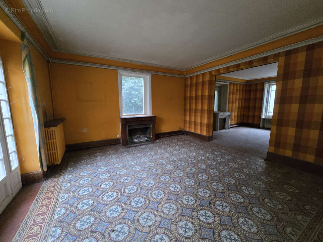 Maison à LESIGNY