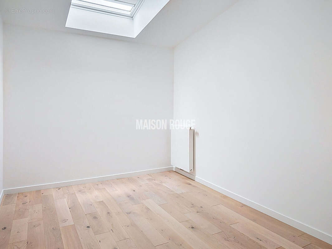 Rare à la Vente : Superbe Duplex T4 avec Aperçu Mer Dinard - photo 17