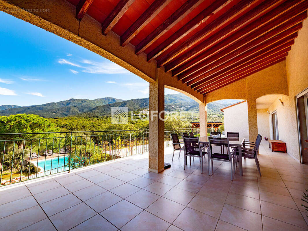 Maison à VILLELONGUE-DELS-MONTS