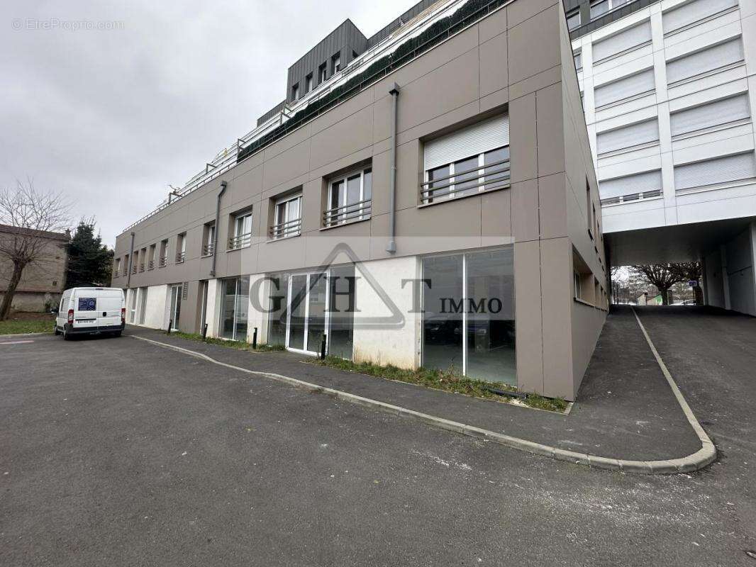 Commerce à IVRY-SUR-SEINE