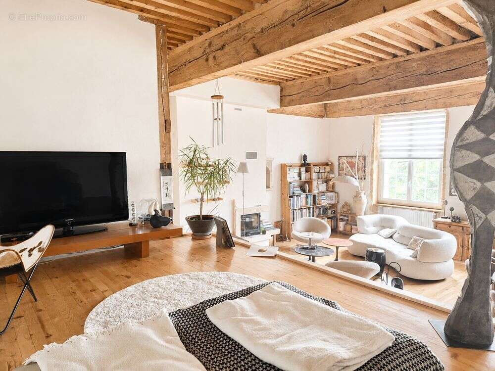Appartement 179 m² à Feyzin  - photo 2