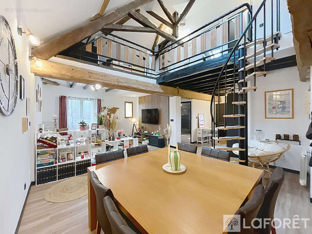 Appartement à LES ABRETS