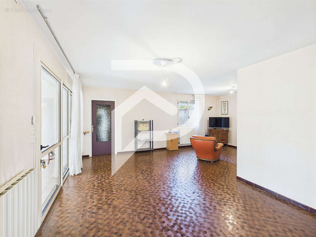 Maison à LIVRON-SUR-DROME