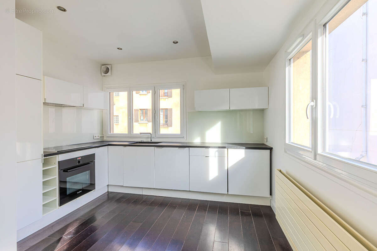 Appartement à PARIS-19E