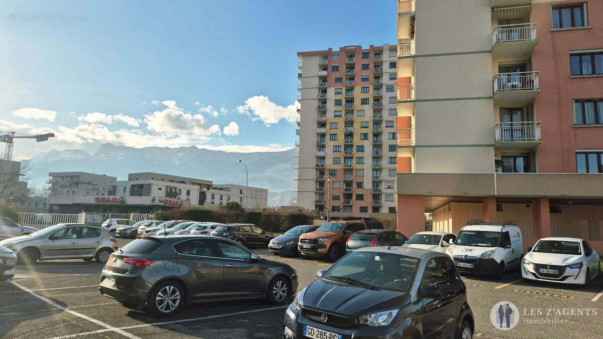 Parking à ECHIROLLES