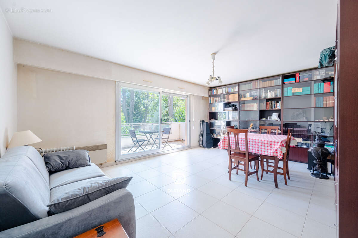 Appartement à MARSEILLE-9E