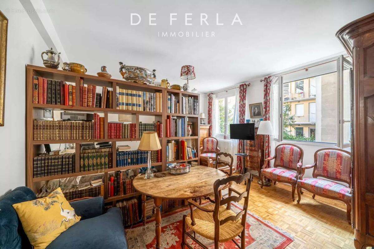 Appartement à PARIS-7E