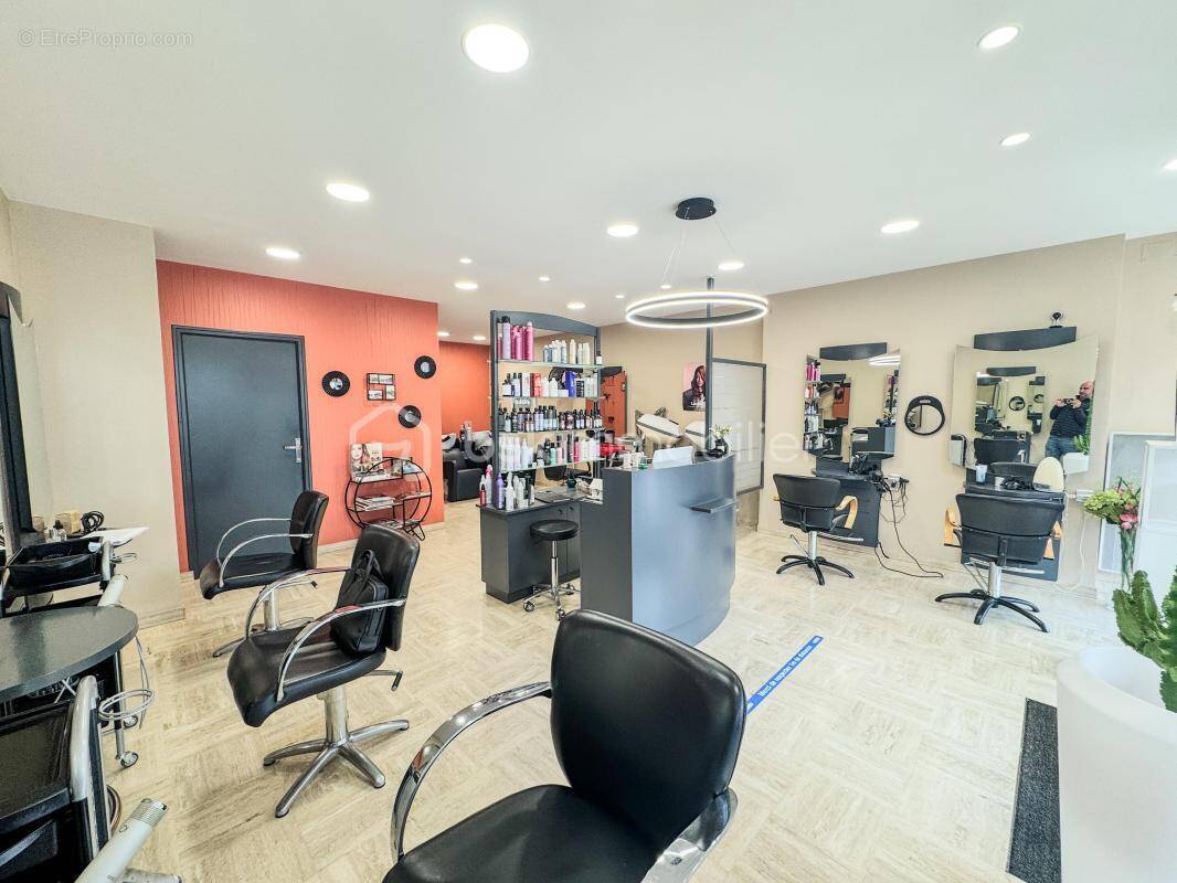 Commerce à NOYAL-SUR-VILAINE