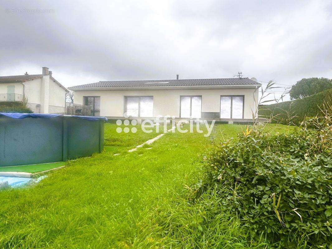 Maison 137 m² à Condac  - photo 13