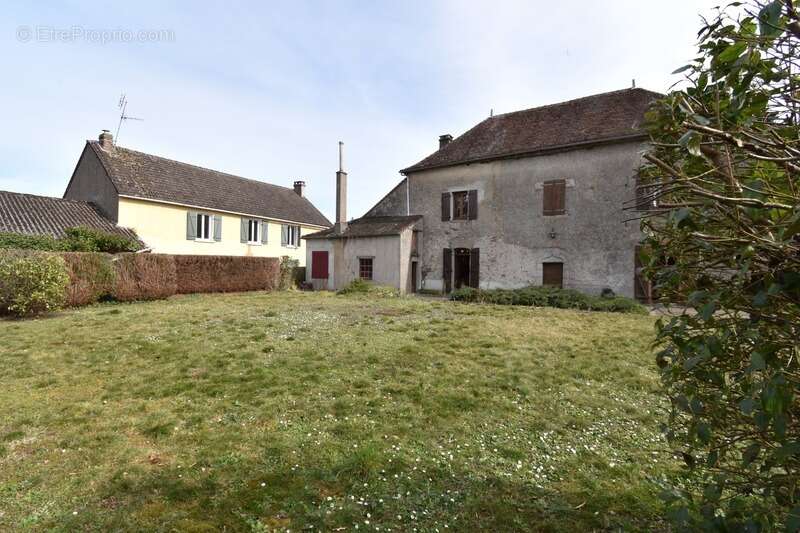 Maison à SAINT-LEGER-MAGNAZEIX