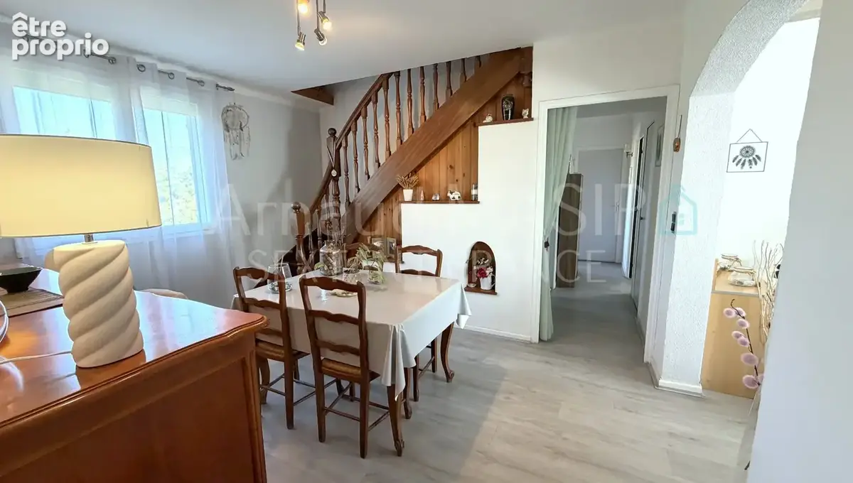 Villa 4f 142m², piscine, 2 garages, parcelle 3 174m², vue imprenanble, emplacement tranquil, proche commerces - photo 8