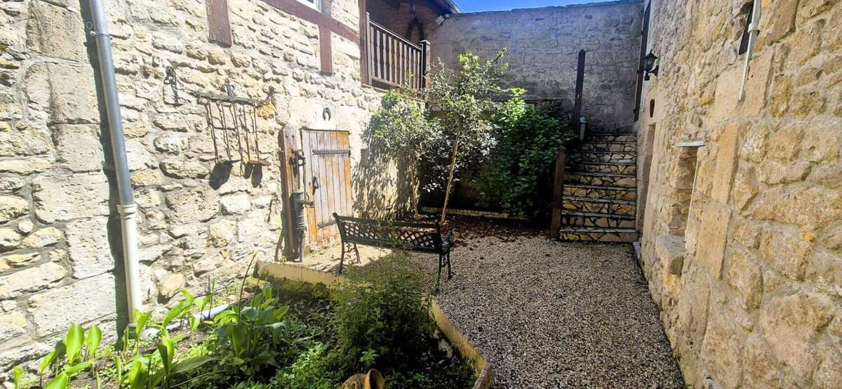 Maison de Village  Près de Crépy En Valois 6 pièce(s) 121 m2 - photo 8