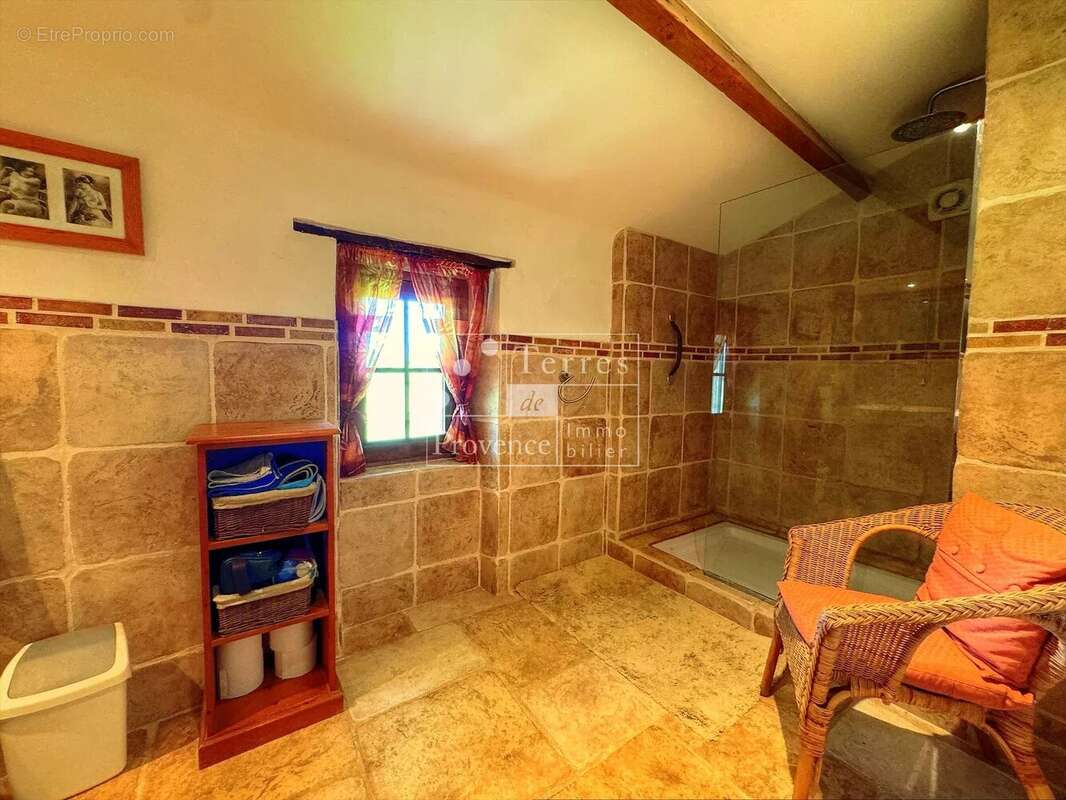 Maison à FOX-AMPHOUX