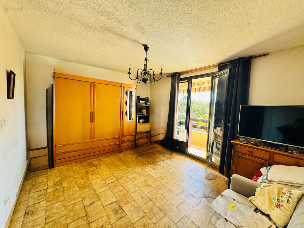 Appartement à LA LONDE-LES-MAURES