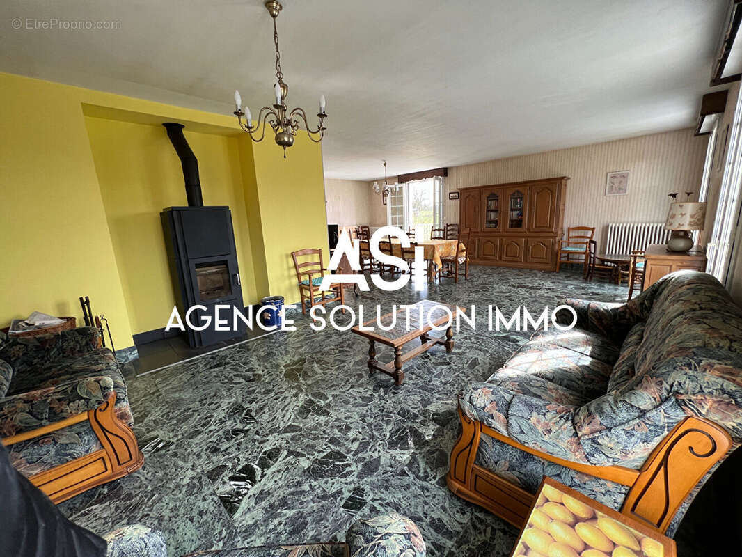 Maison à VILLAINES-LA-JUHEL