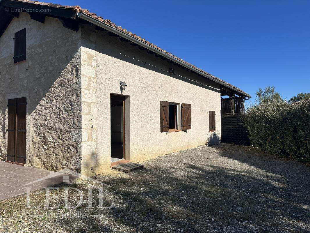 Maison à MAUVEZIN
