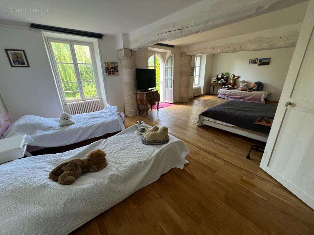 Maison Labbeville 10 pièce(s) 474 m2 - photo 9