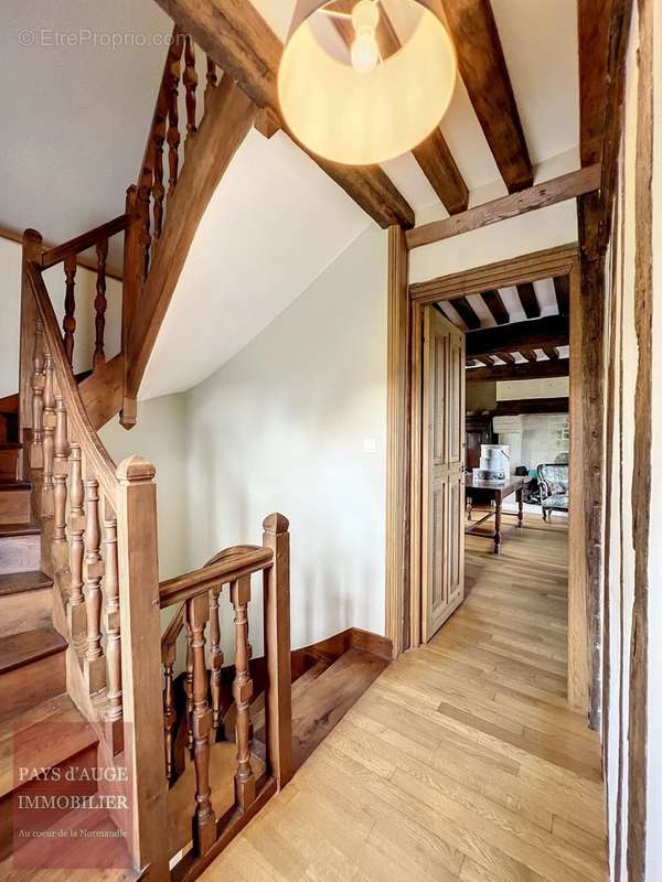 Maison à SAINT-PIERRE-SUR-DIVES