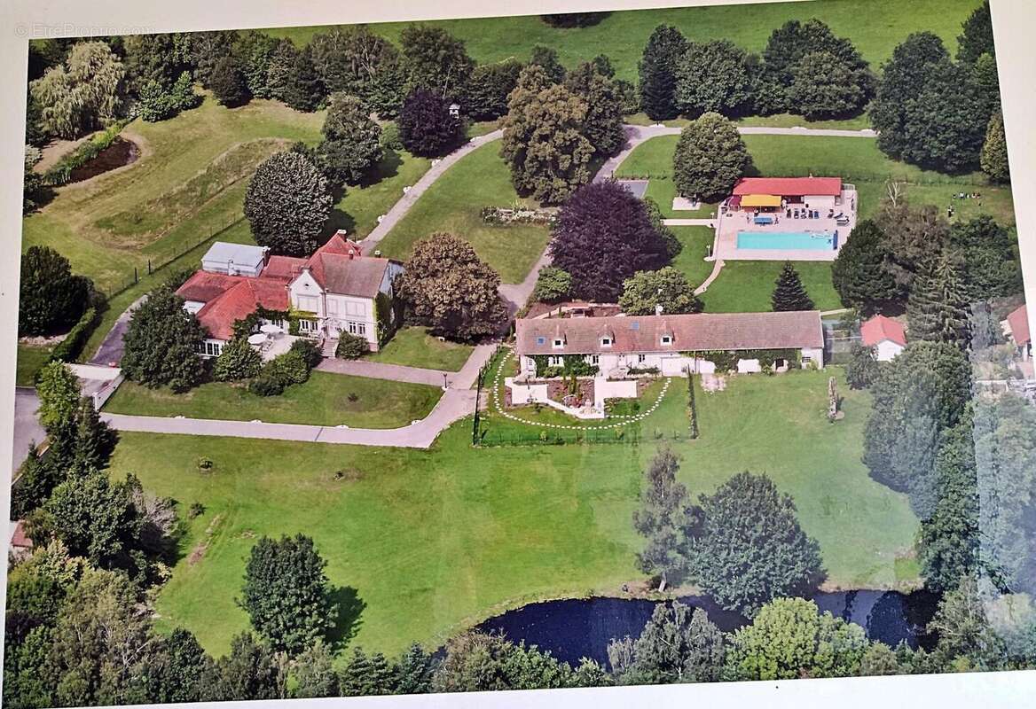 Photo 2 - Maison à JEANMENIL