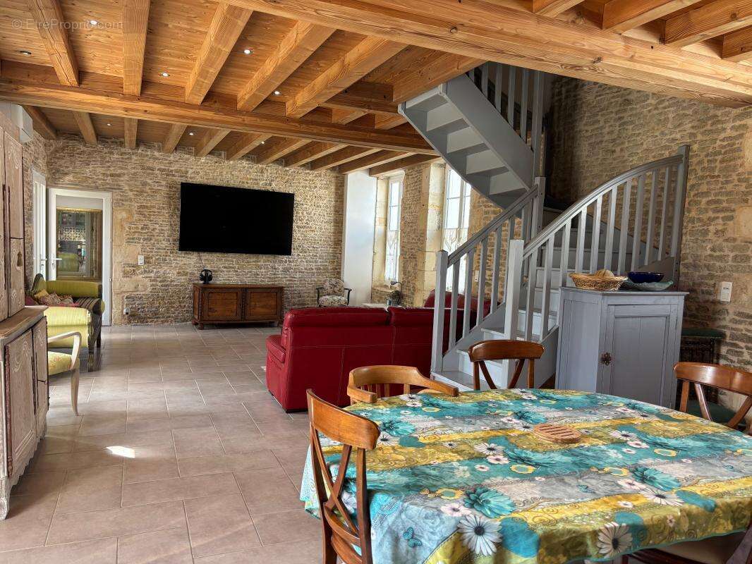 Propriété d’exception au cœur du village de Saint-Georges-d’Oléron - photo 16