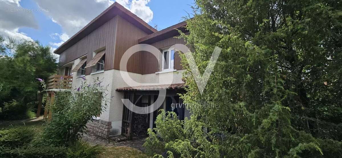 Maison à ARPAJON-SUR-CERE