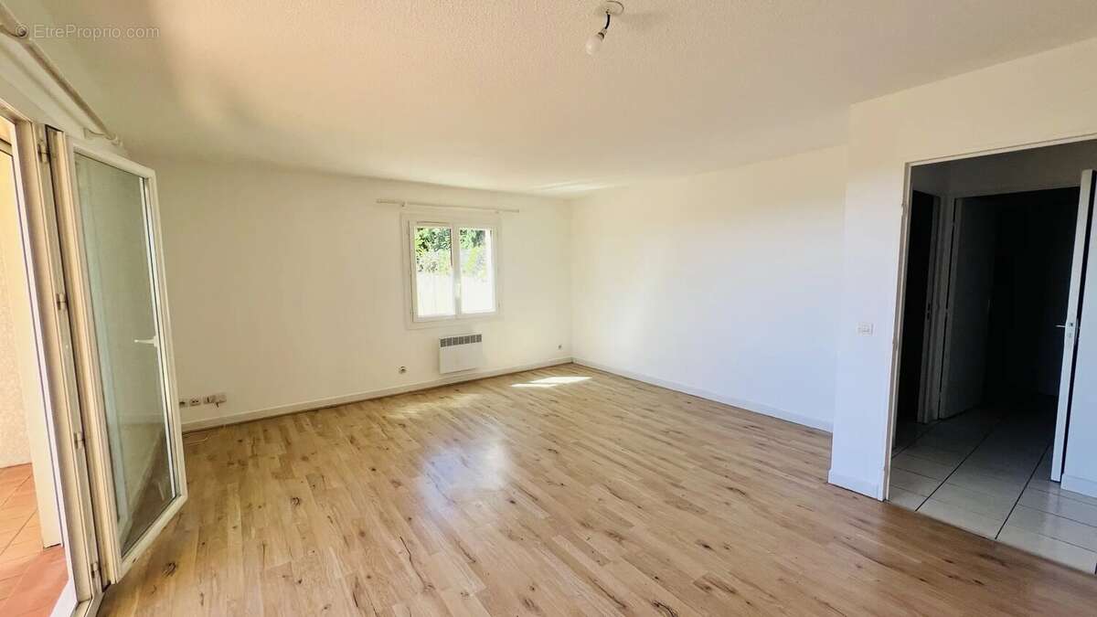 Appartement T3 avec TERRASSE et CAVE - photo 3