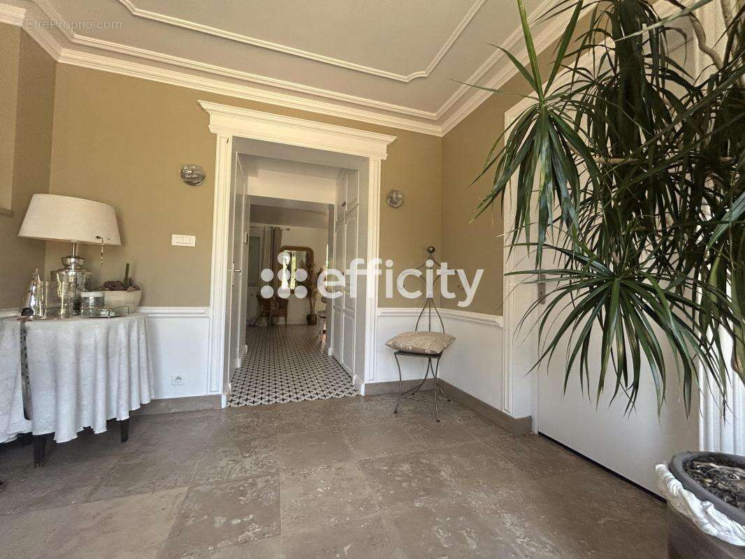 Maison à COMMELLE-VERNAY