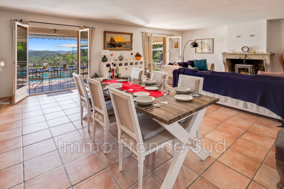 Maison à LA GARDE-FREINET