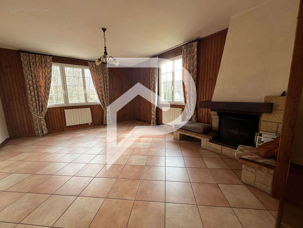 Maison à LEVIS-SAINT-NOM