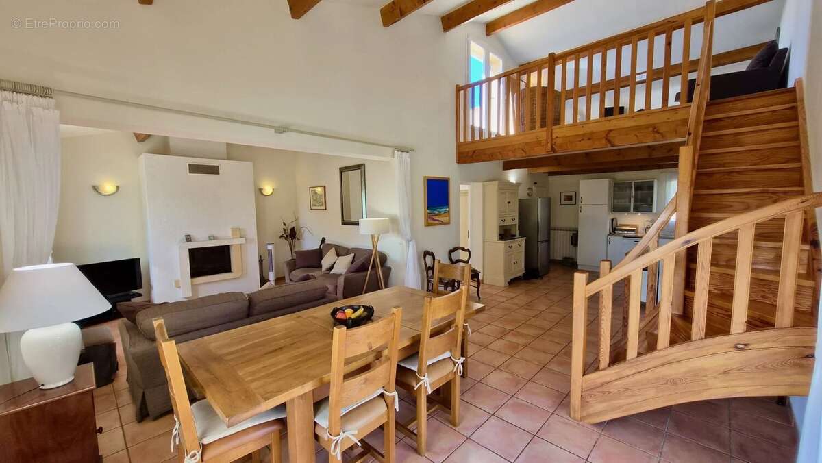 Maison à SAINT-GENIES-DE-FONTEDIT