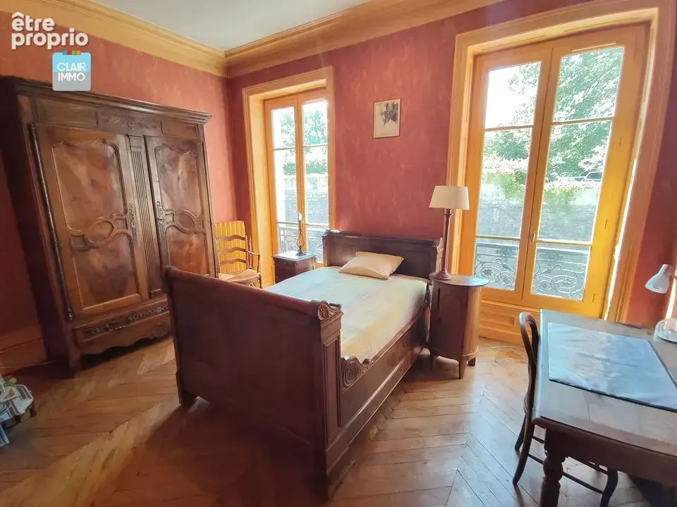 A macon en bourgogne appartement 8 pieces de 217 m² avec - photo 12