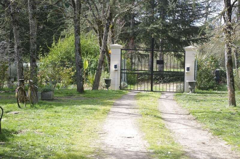 Maison à SAINT-JEAN-POUTGE