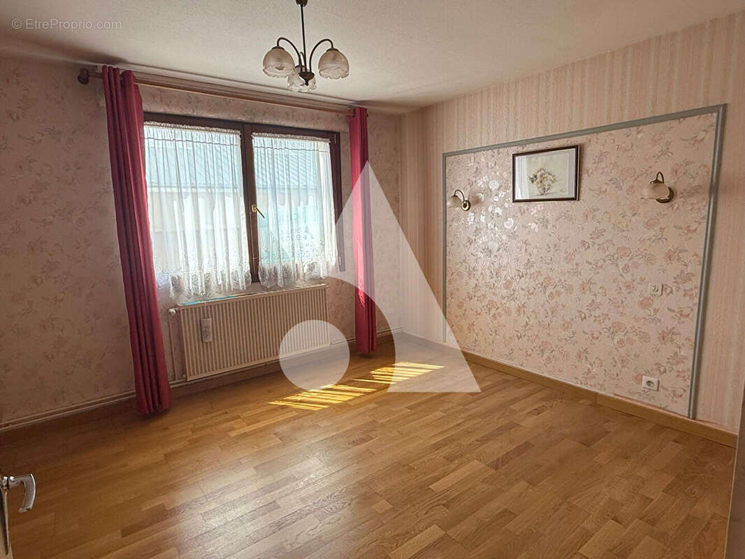 Maison à LES HAUTS-DE-CHEE