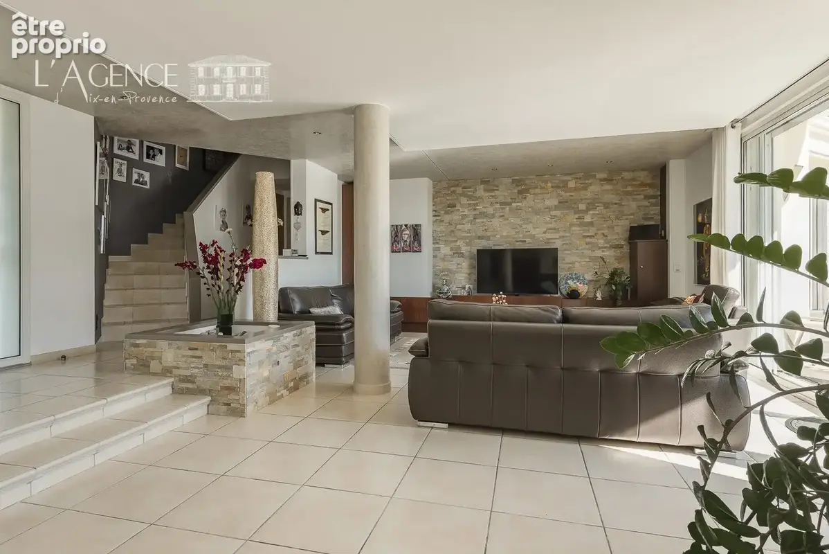 Maison 6 pièces 232 m² à vendre à Marseille-11e (13011) - photo 4