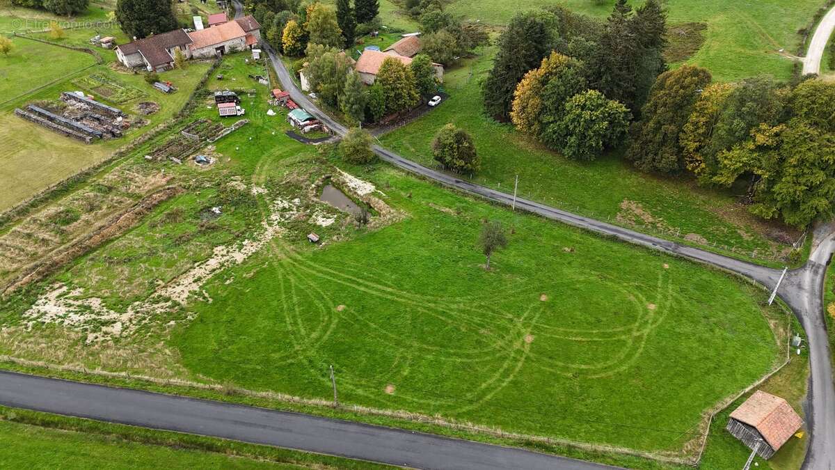 Photo 2 - Maison à SAINT-PIERRE-LA-BOURLHONNE