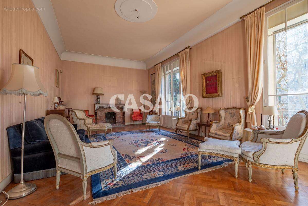 Appartement à MARSEILLE-8E