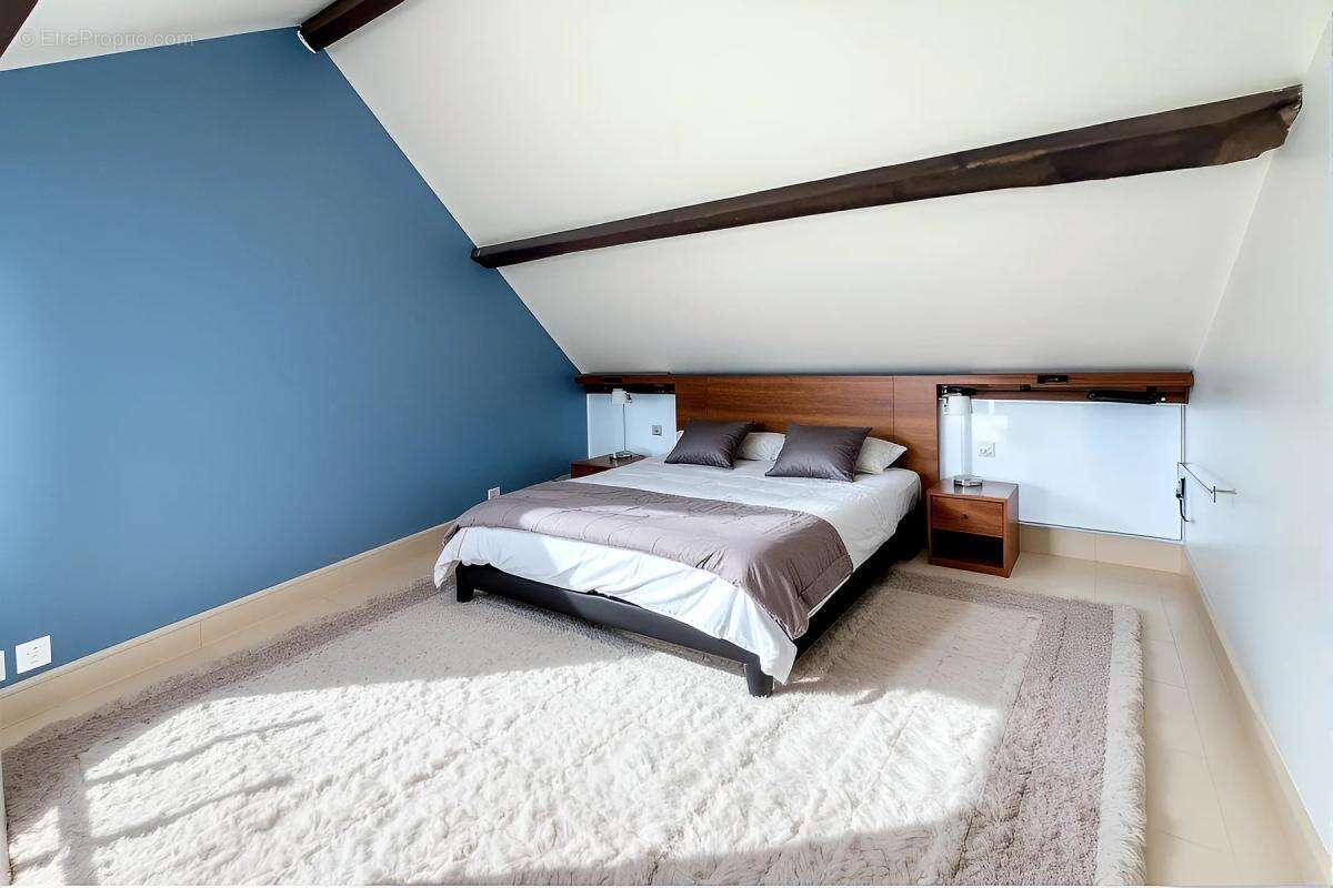 Appartement à LE MESNIL-SAINT-DENIS