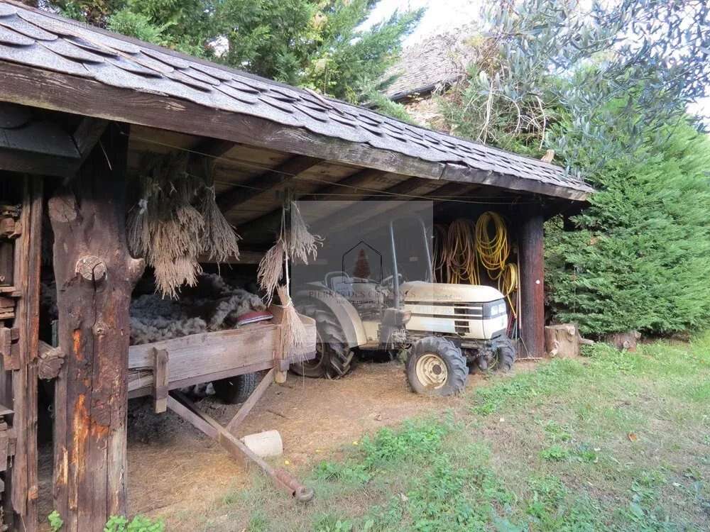 Maison à SAINT-GERMAIN-DE-CALBERTE