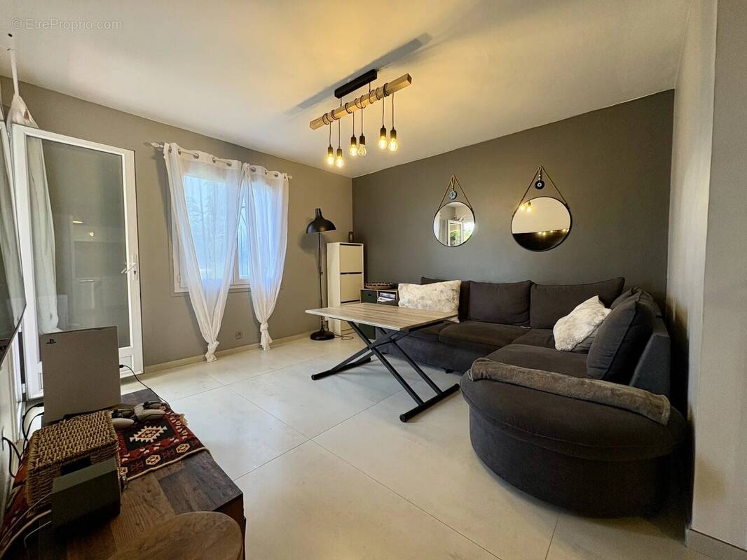 Appartement à LES ISSAMBRES