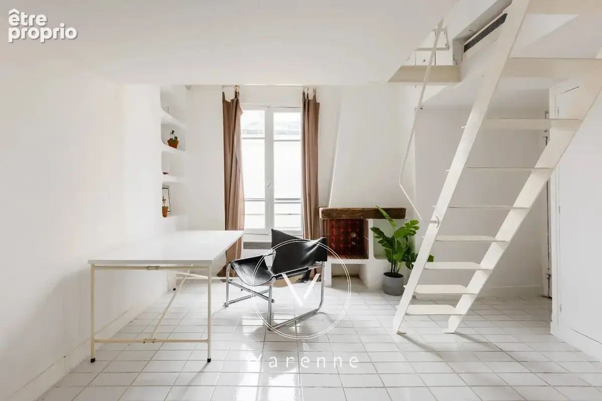 Paris 7 - Appartement en dernier étage traversant - photo 2