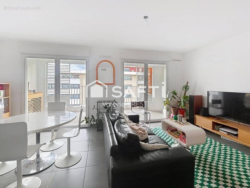 Photo 1 - Appartement à MARSEILLE-8E